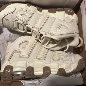 FREE GIFT W/ PURCHASE!! Nike Air More Uptempo 2Y NEW Never Worn Box not perfect